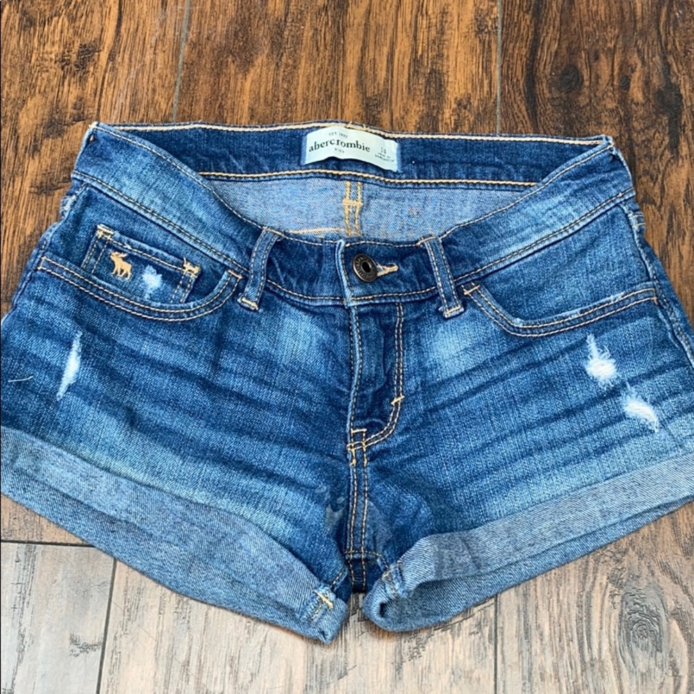 Low wasted dark wash jean shorts